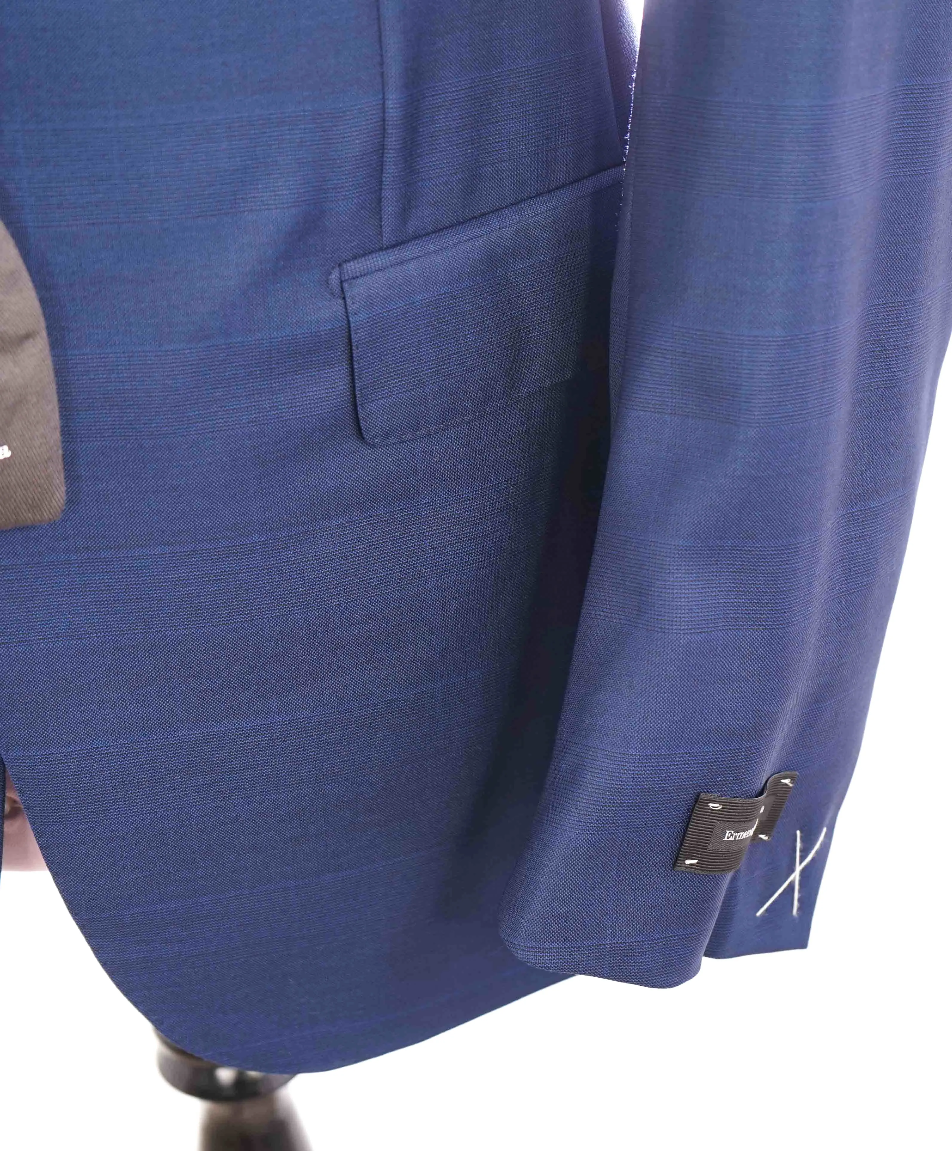 $3,700 ERMENEGILDO ZEGNA -“ACHILLFARM" SILK BLUE Subtle Check Suit - 40R