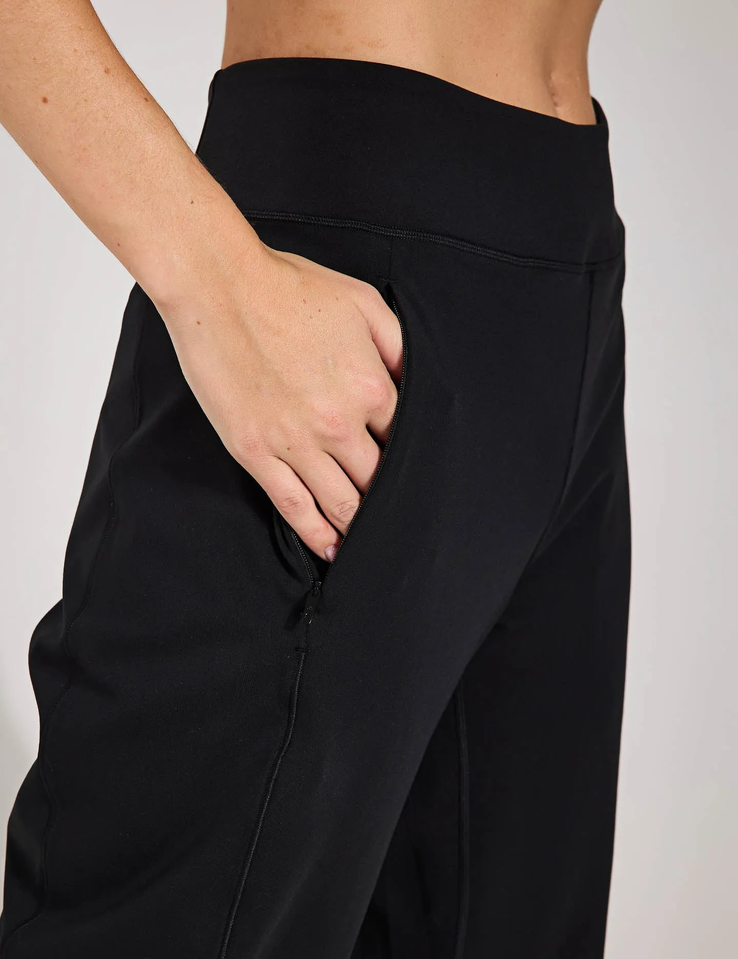 All Me Yoga Joggers - Black