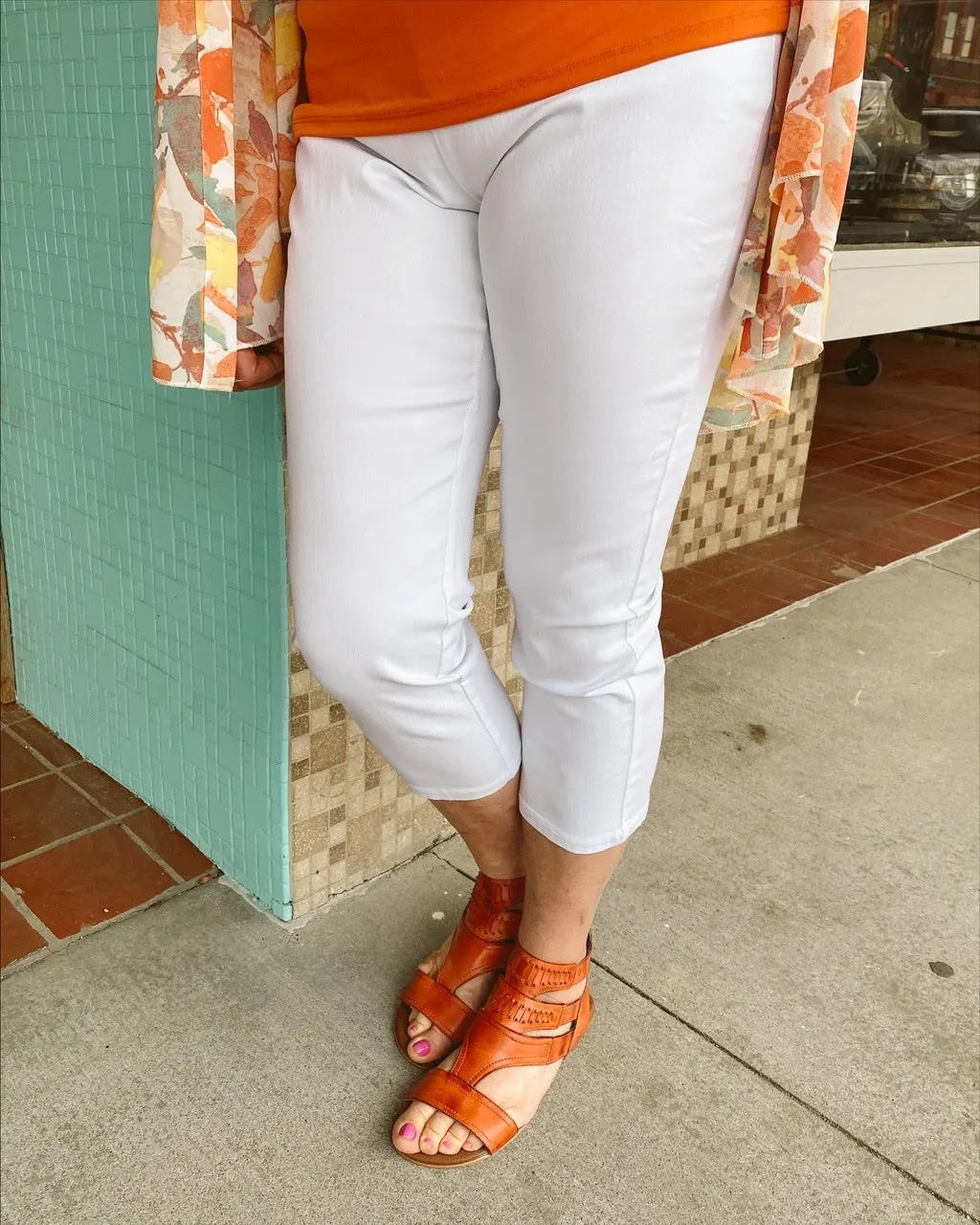 Bengaline New Side Waist Pleat Pull On Capri in White