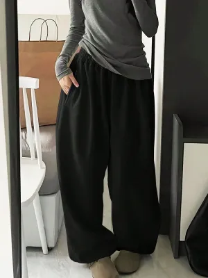 Black Solid Relaxed Sweatpants