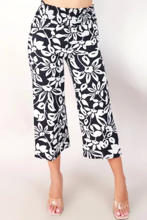 CLEAR THE AIR CAPRI PANTS