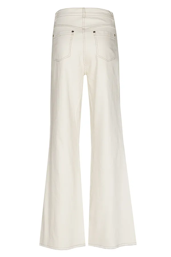 COMFORTABLE BOOTCUT JEANS