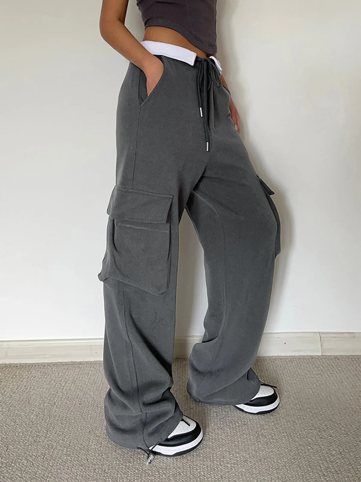 Contrast Waistband Cargo Sweatpants