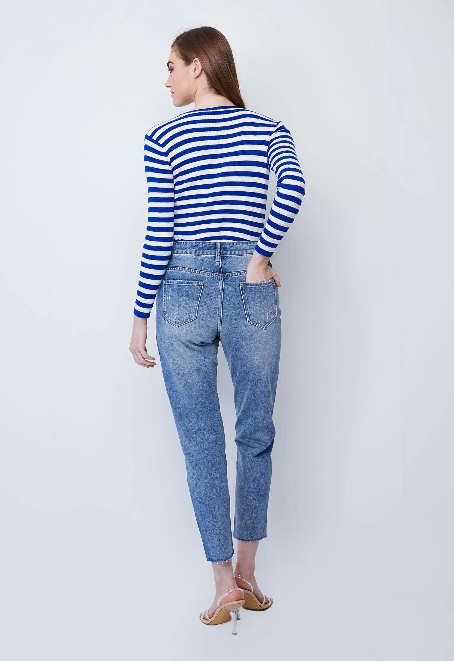 Cut-off Capri Jeans