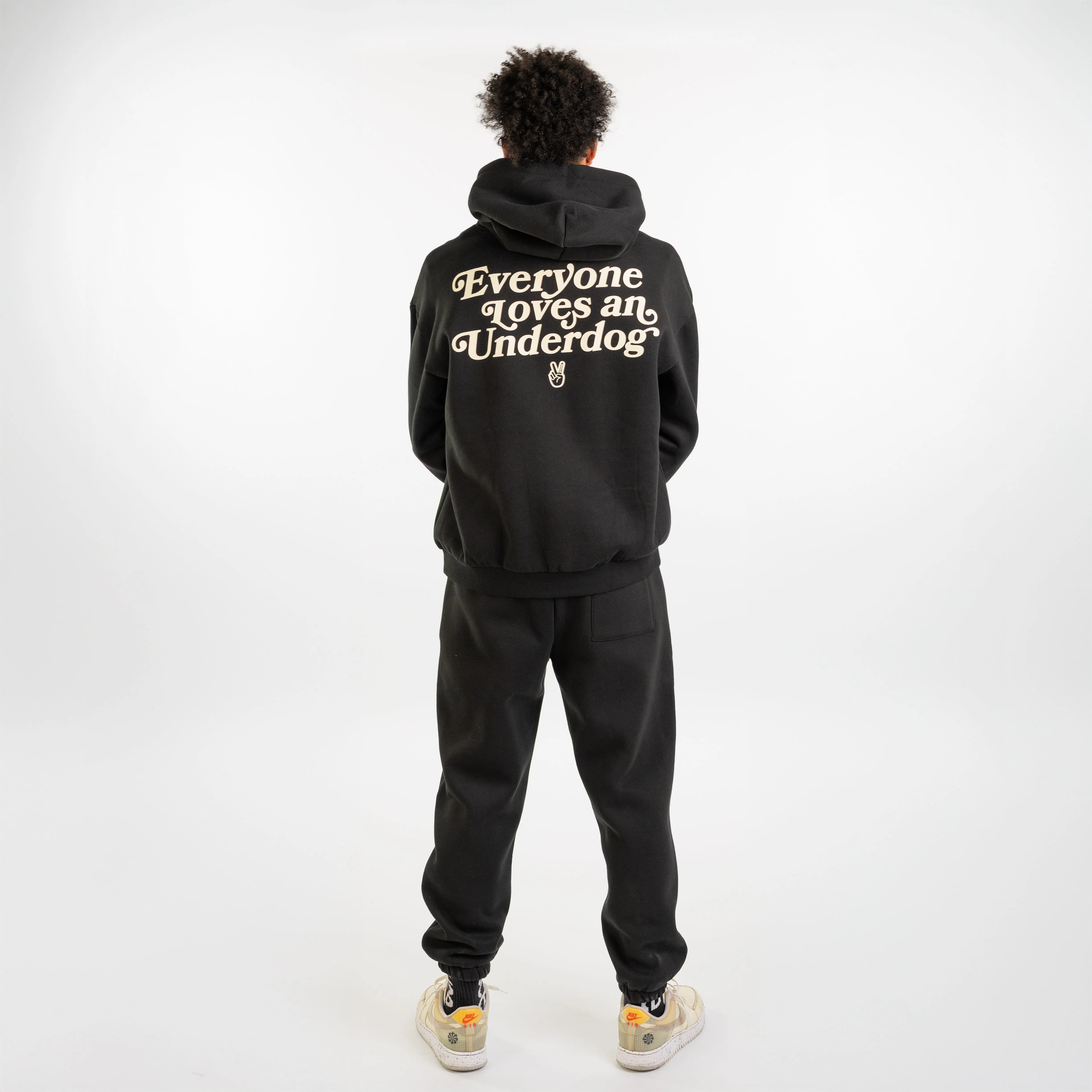DEUCE UNDERDOG MENTALITY SWEATPANTS | Black