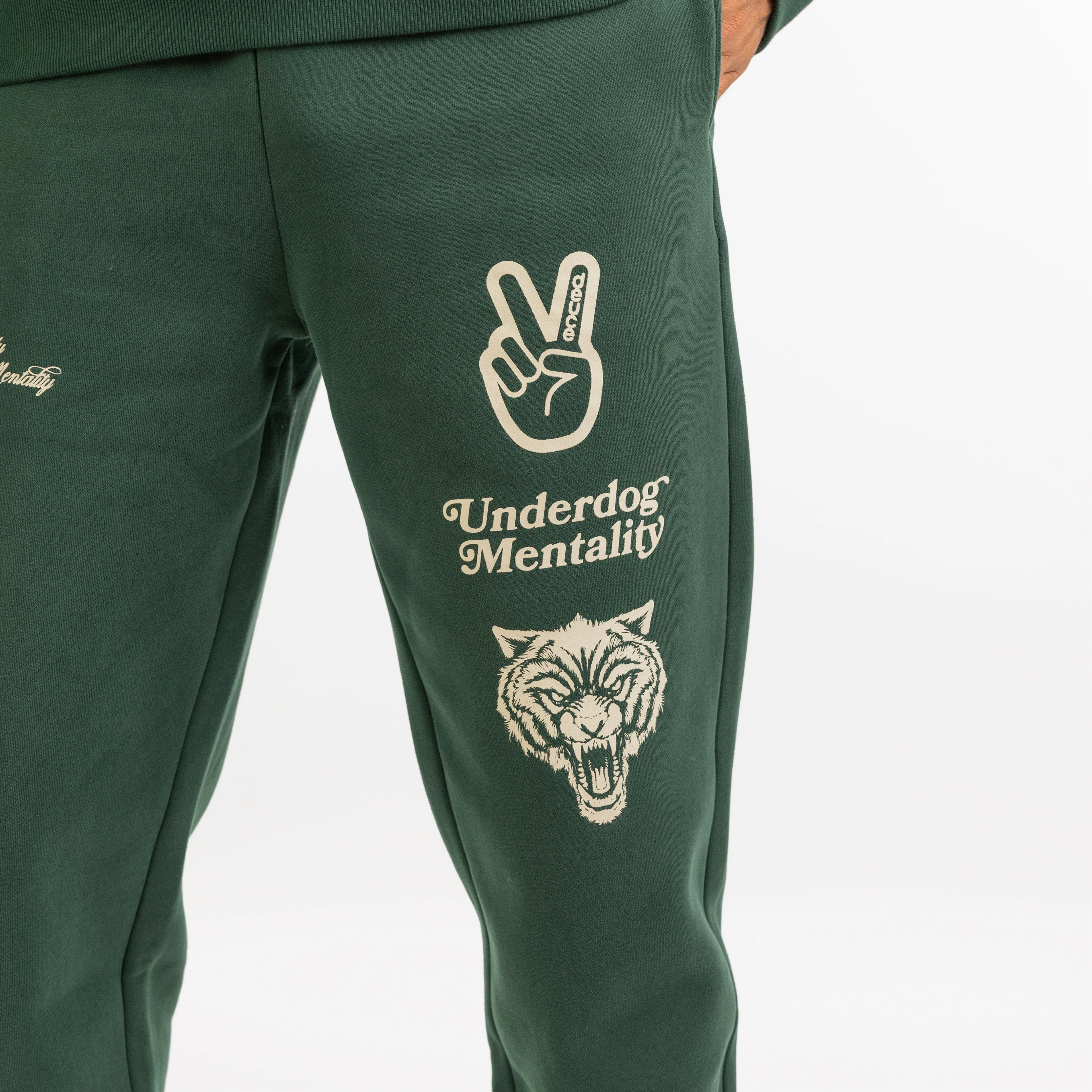 DEUCE UNDERDOG MENTALITY SWEATPANTS | Forest Green