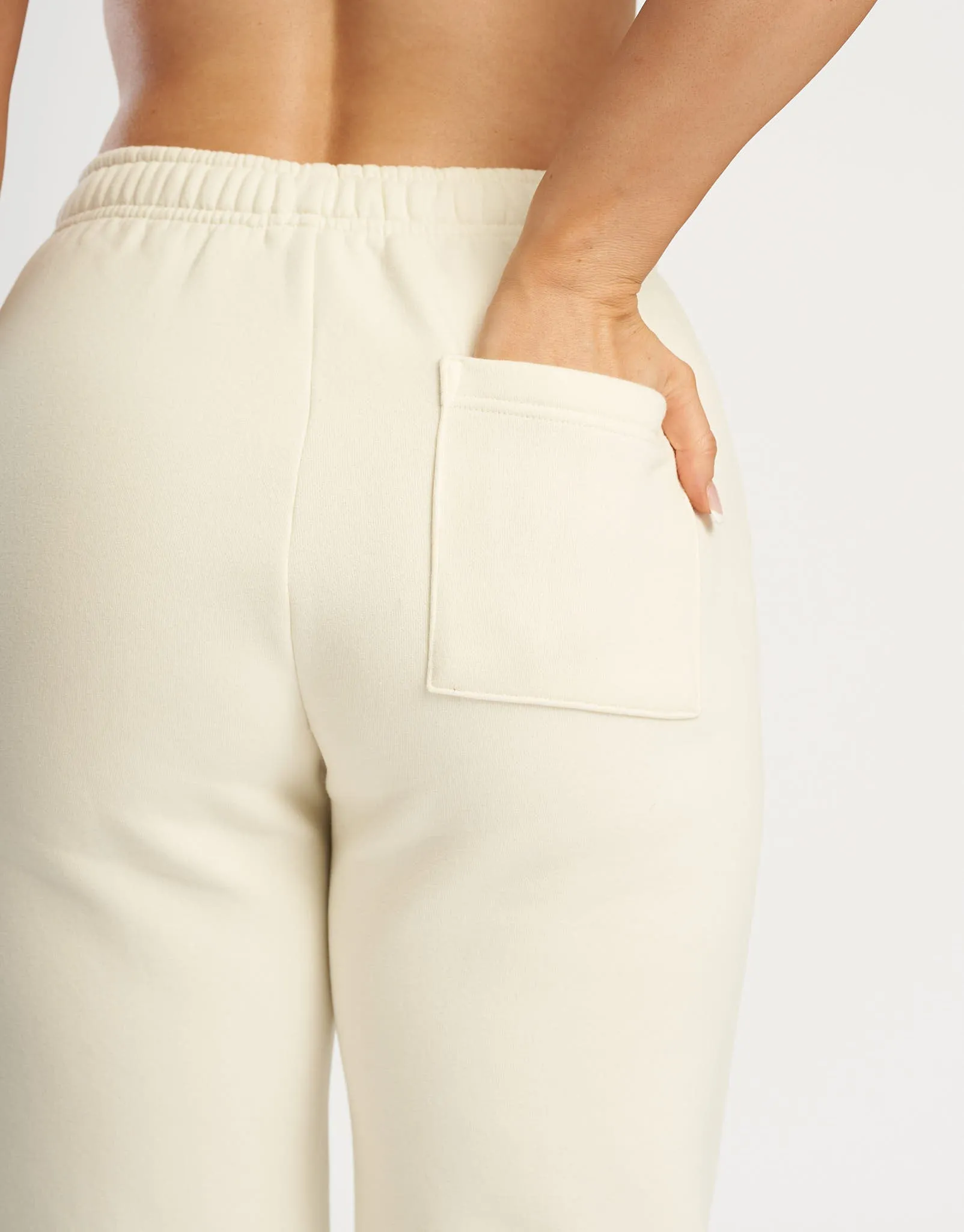 Essential Jogger Sweatpants - Cannoli Cream