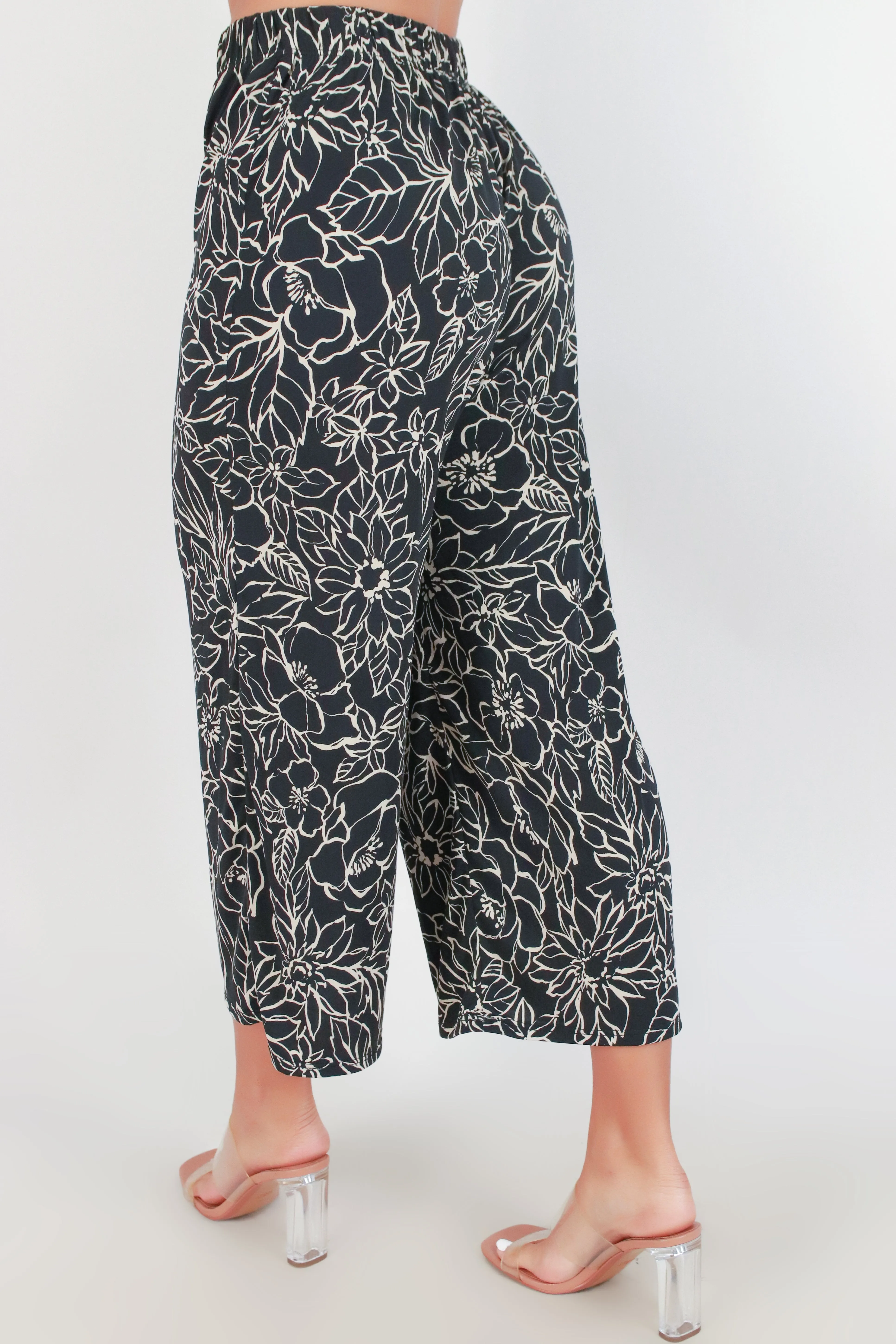 FLAWS AND ALL CAPRI PANTS