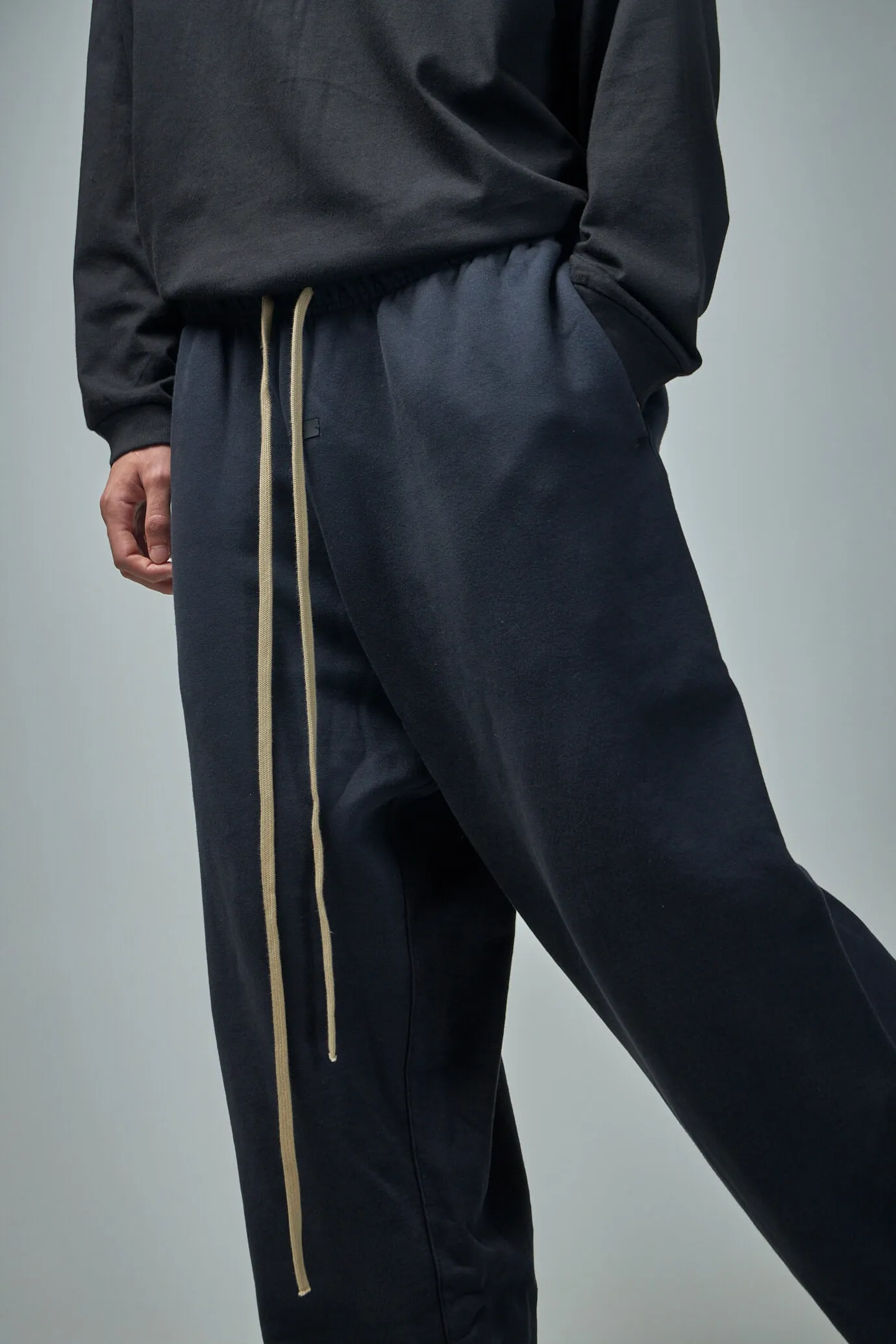 HEAVY FLEECE RELAXED SWEATPANT - BLACK