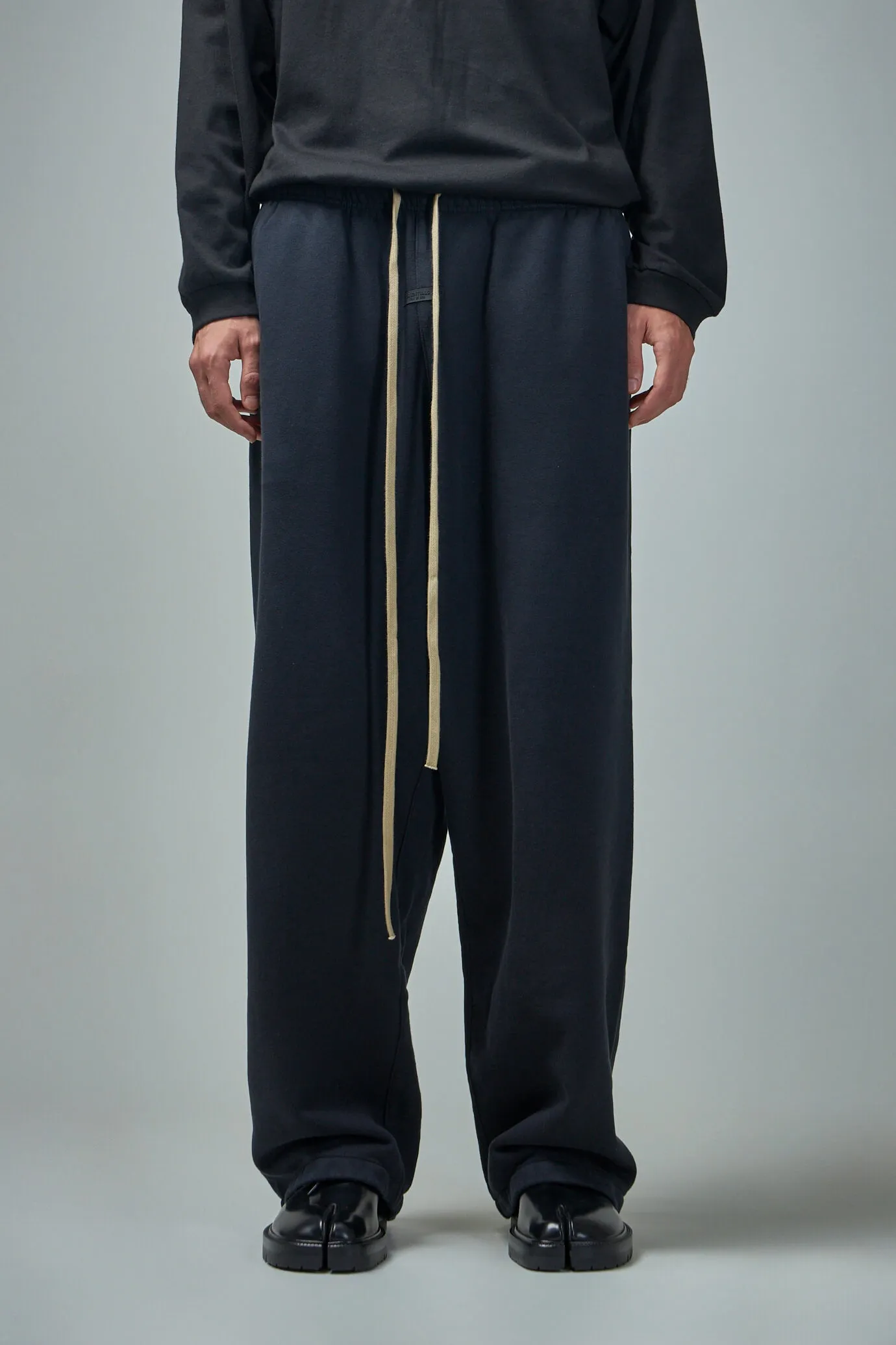 HEAVY FLEECE RELAXED SWEATPANT - BLACK