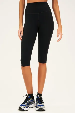 High-Waist Airweight Capri