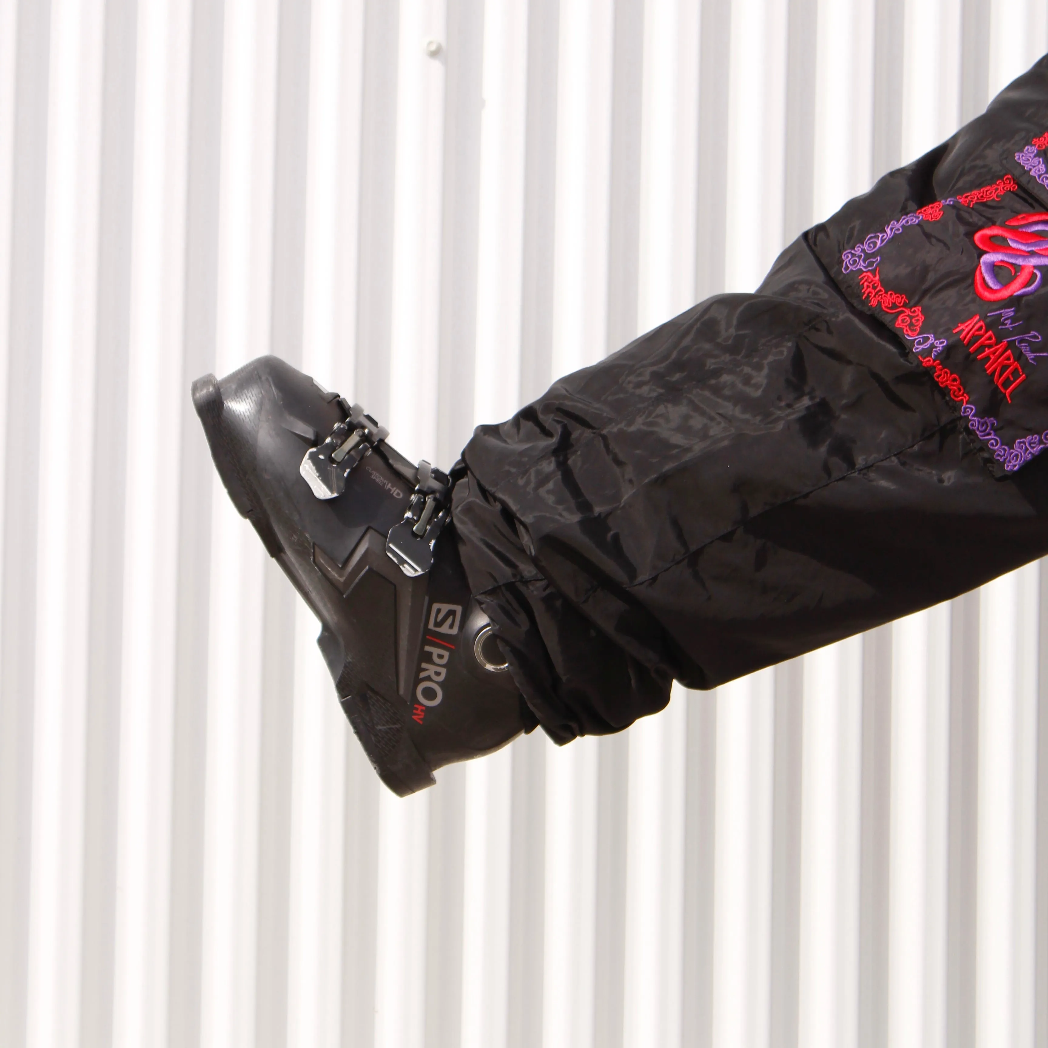 INSULATED BLACK