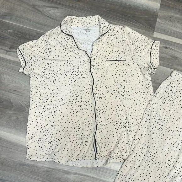 Knix PJ set short sleeve and Capri length pants size XXXL
