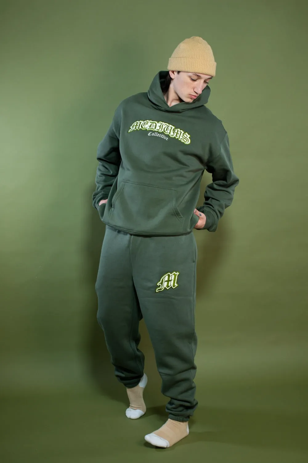 La Familia Sweatpants - Army Green