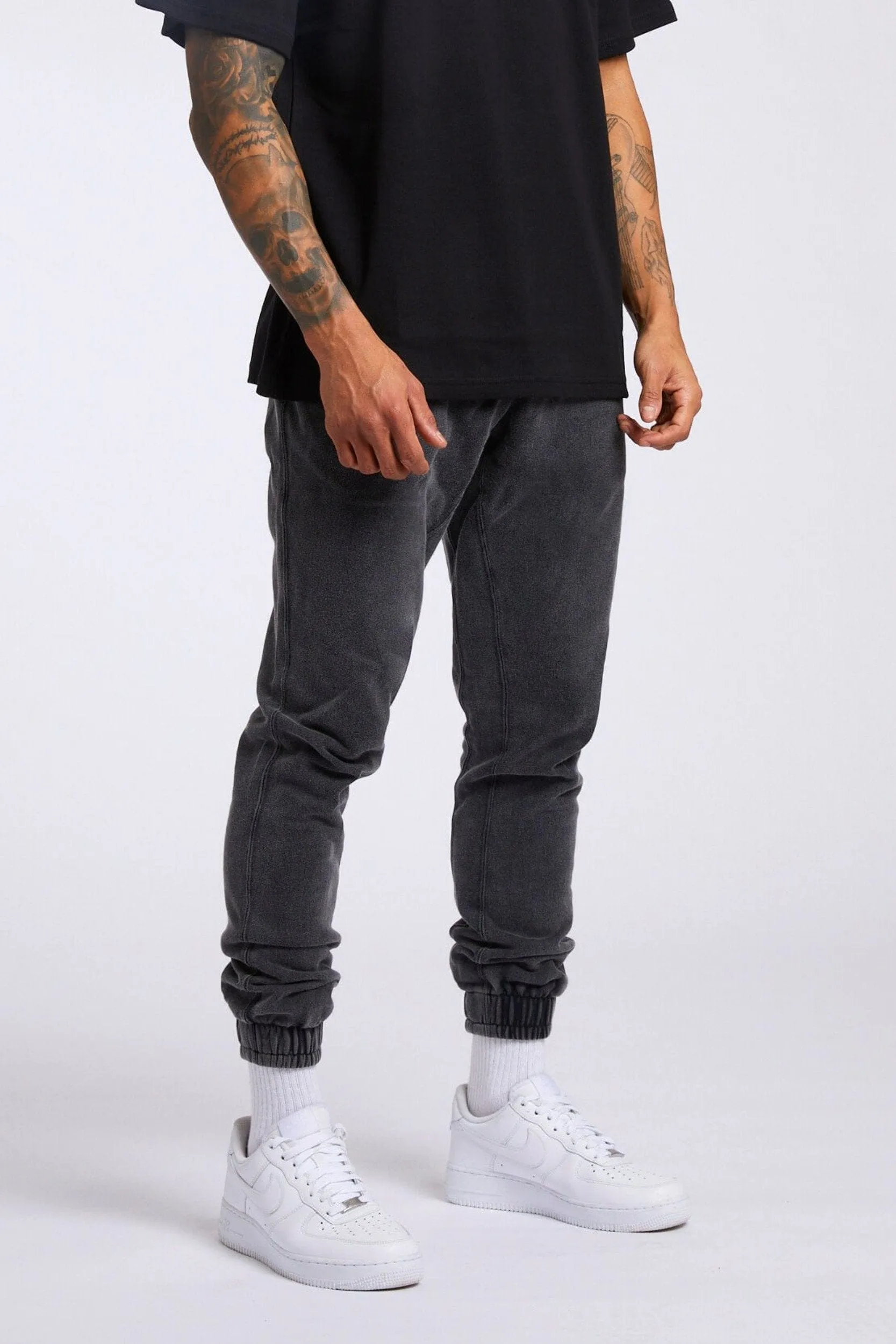 LEGEND* BASICS SWEATPANTS - WASHED GREY