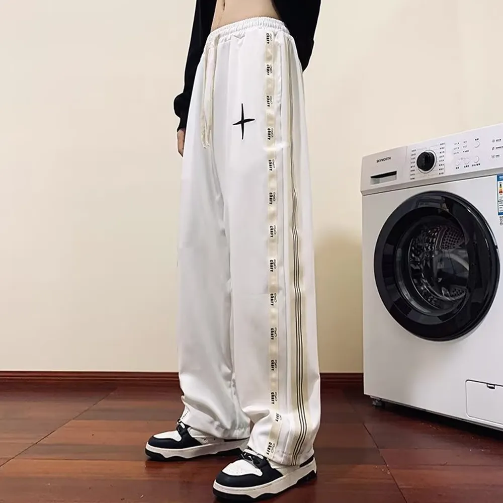 Leisure Cross Straight Cargo Sweatpants