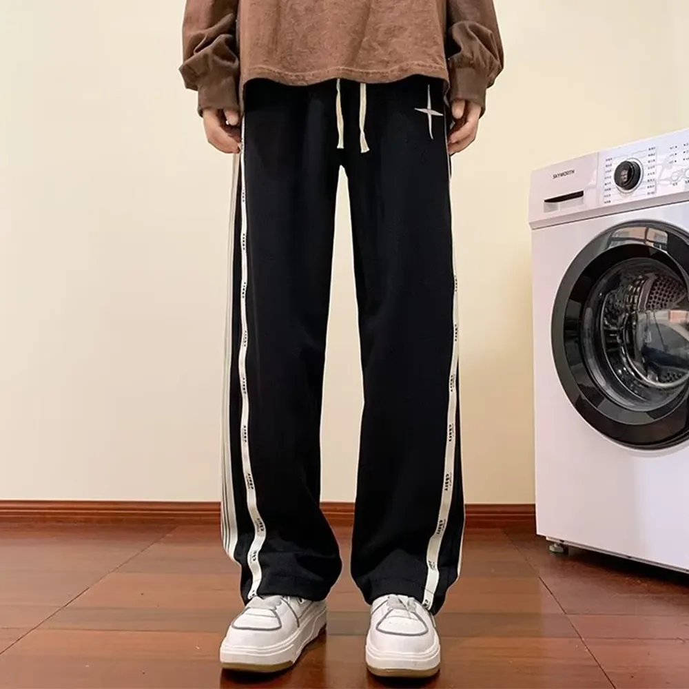 Leisure Cross Straight Cargo Sweatpants