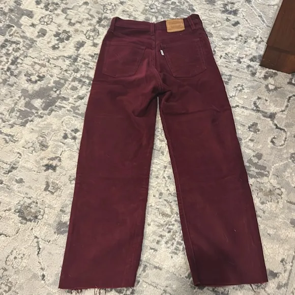 LEVI’S PREMIUM RIBCAGE STRAIGHT ANKLE CORDUROY PANTS