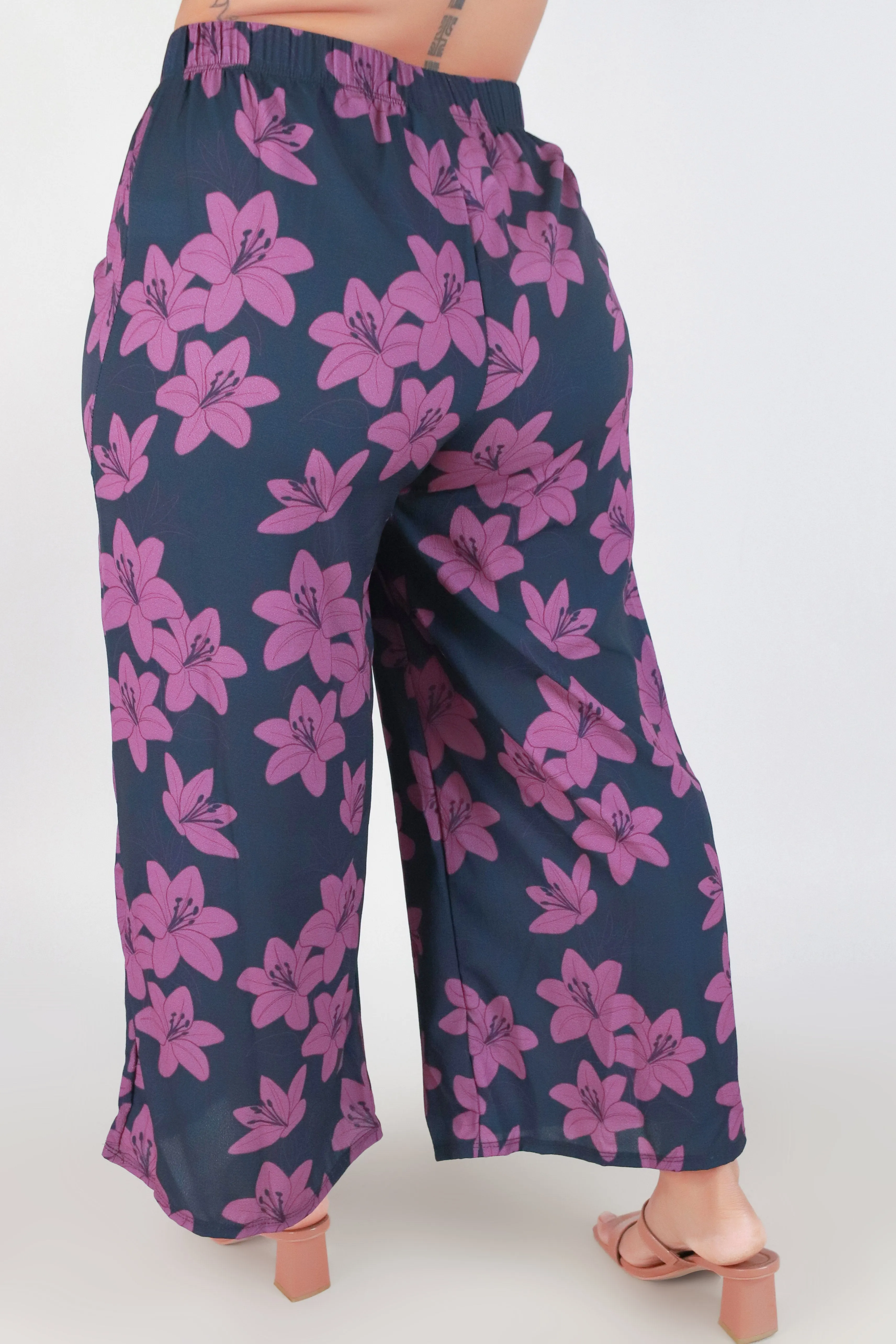 LILY CAPRI PANTS