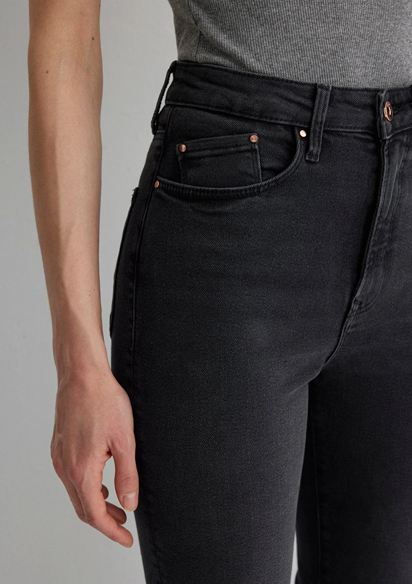 Los Angeles Dark Smoke Gold Shape Jean Pants