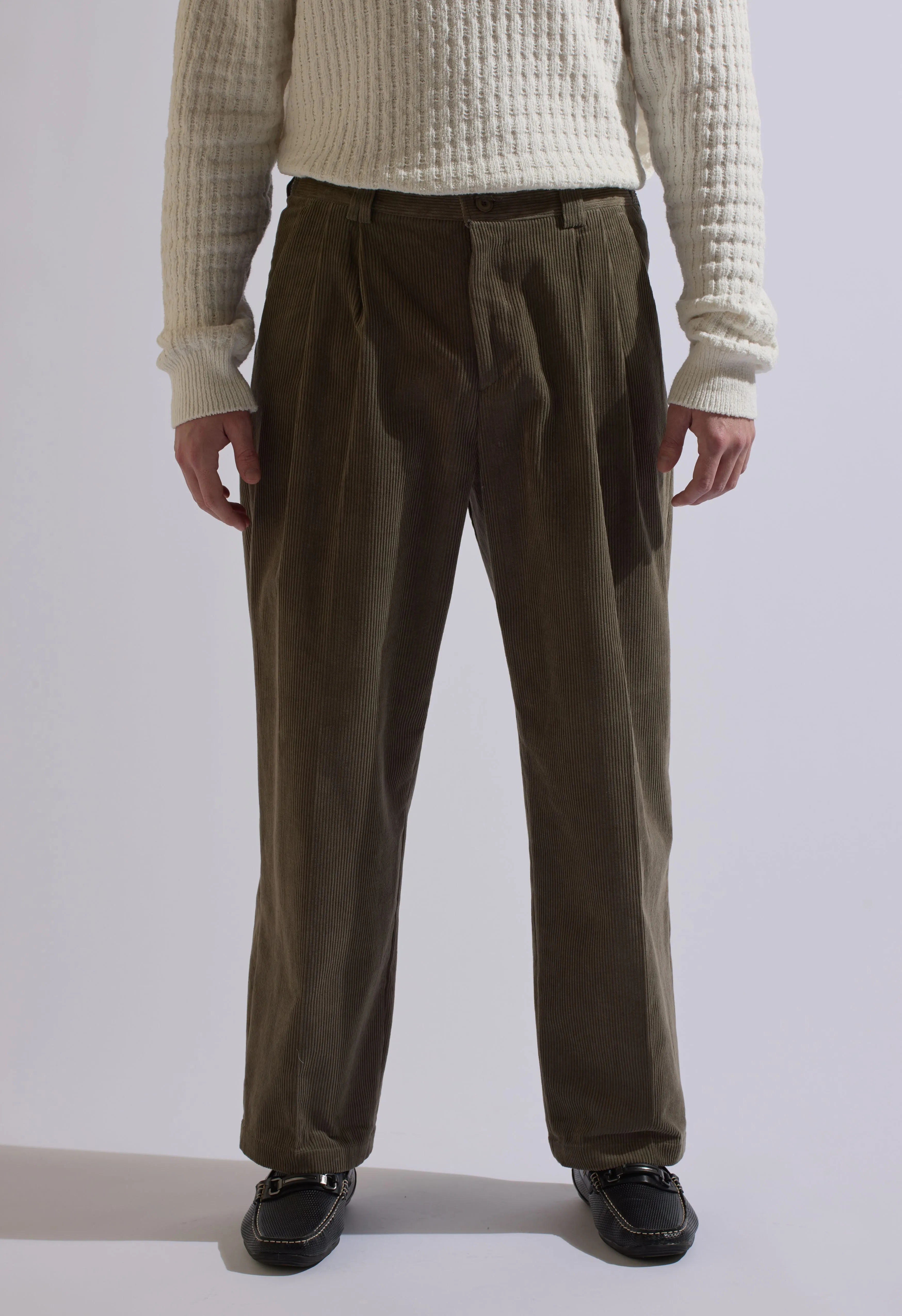 Manny Corduroy Pant in Green