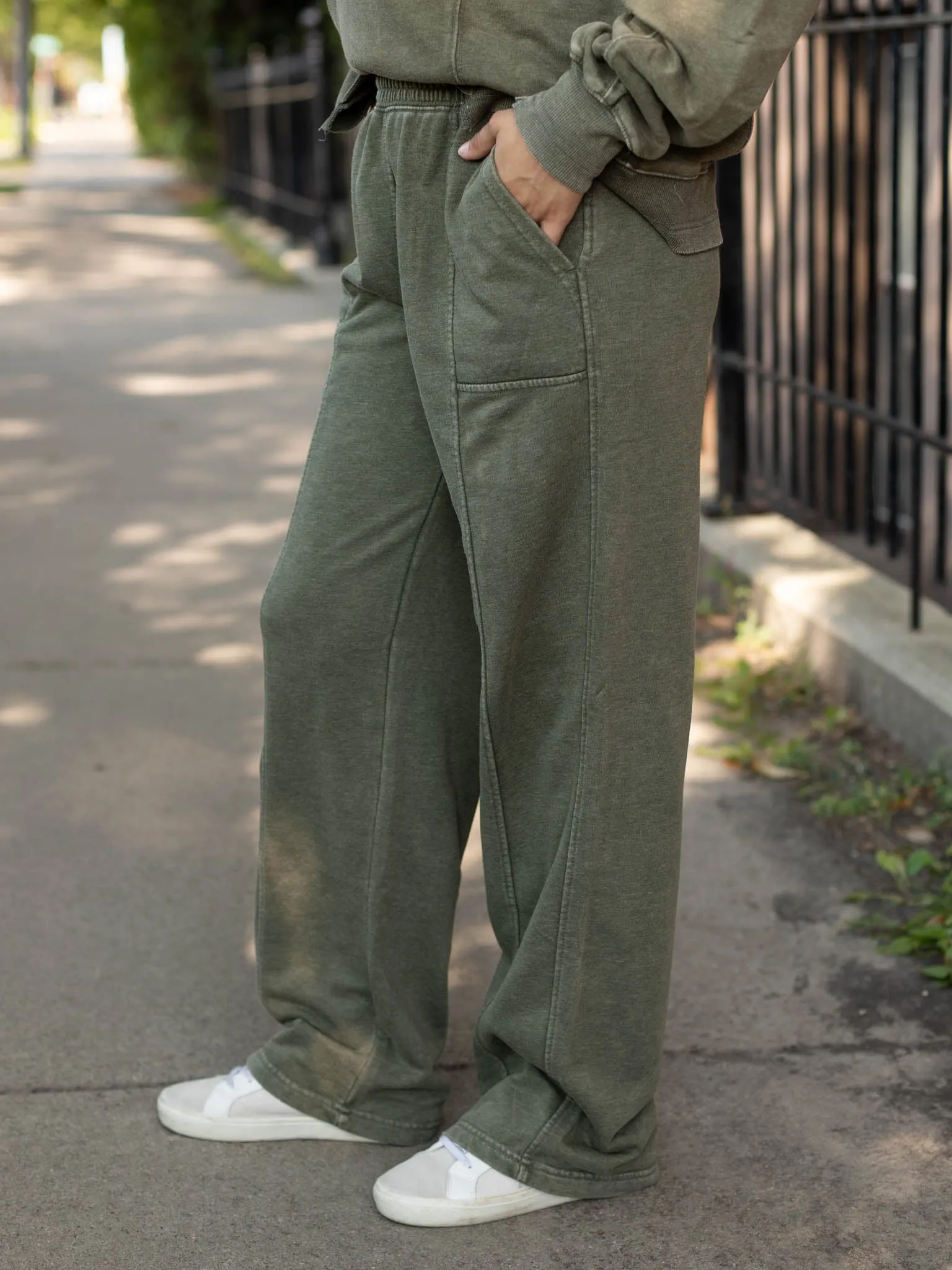 Mineral Wash Pork Chop Pocket Sweat