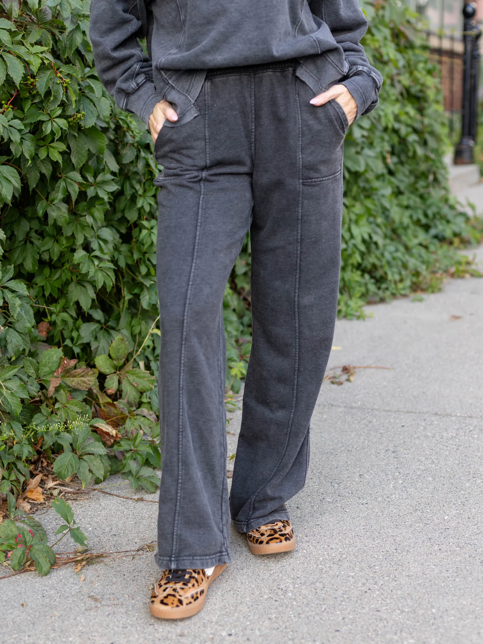 Mineral Wash Pork Chop Pocket Sweat