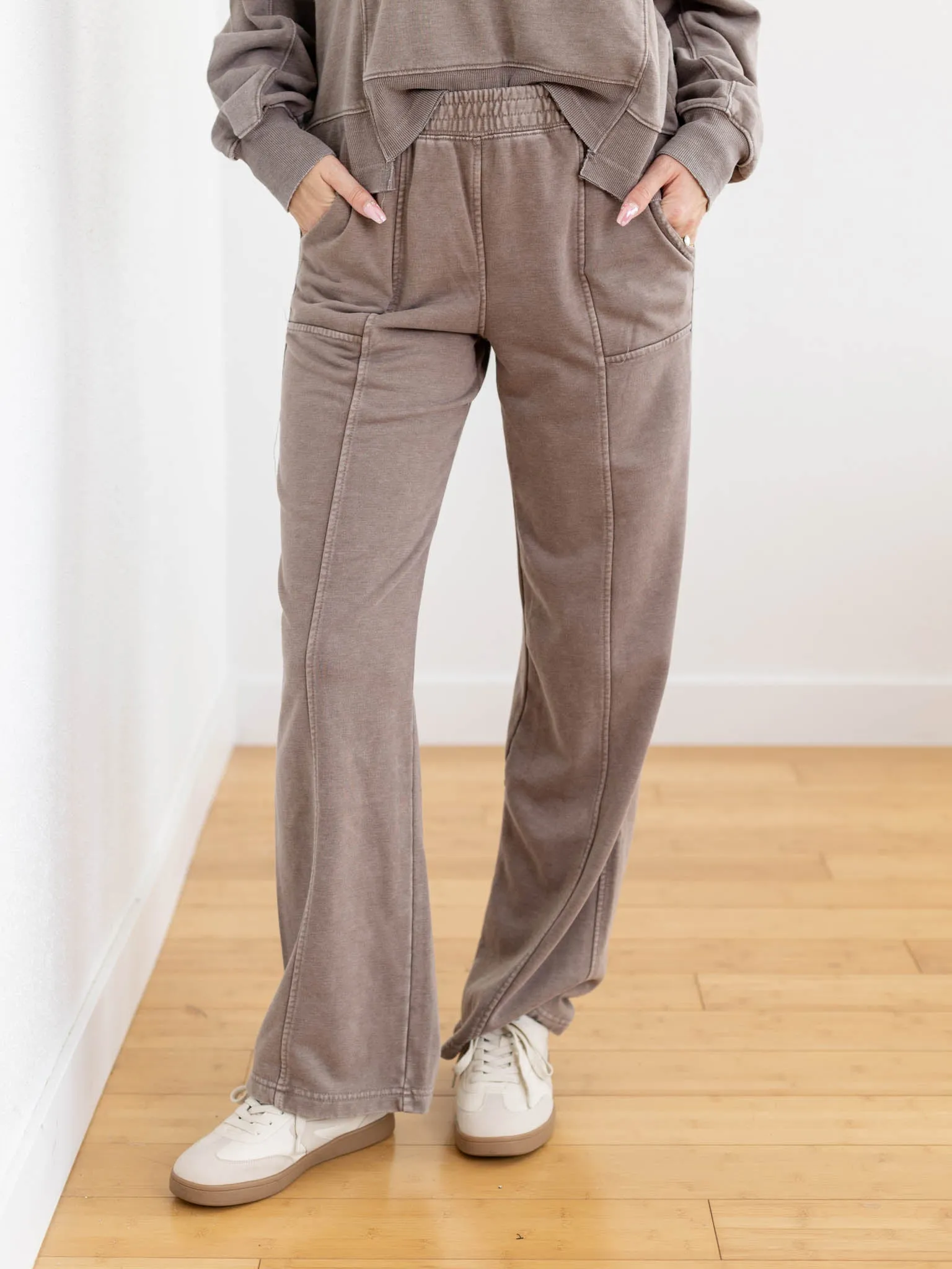 Mineral Wash Pork Chop Pocket Sweat