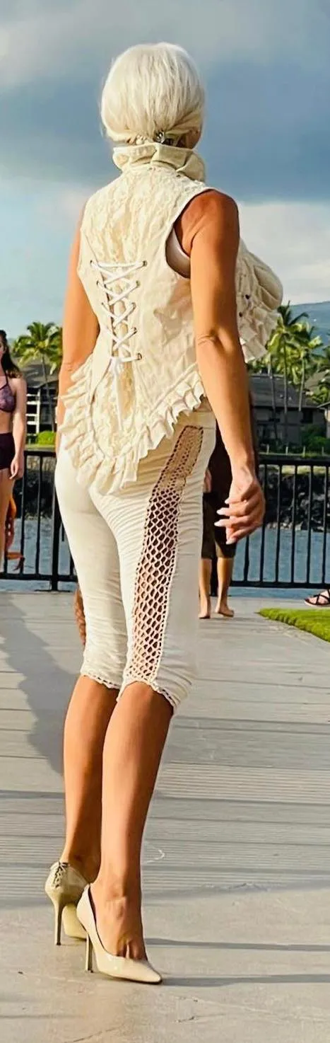 Organic Cotton Capri Leggings with Crochet Sides