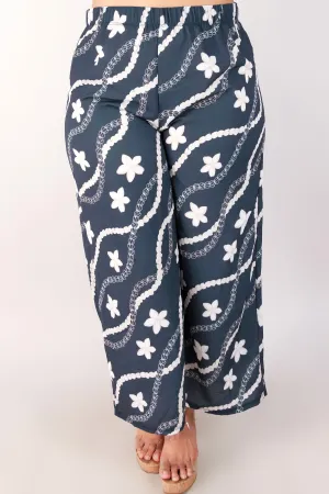 PIKAKE PLUMERIA CAPRI PANTS