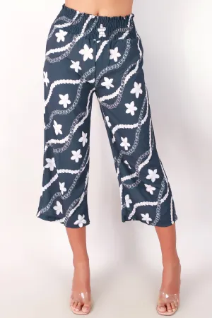 PIKAKE PLUMERIA CAPRI PANTS