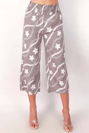 PIKAKE PLUMERIA CAPRI PANTS