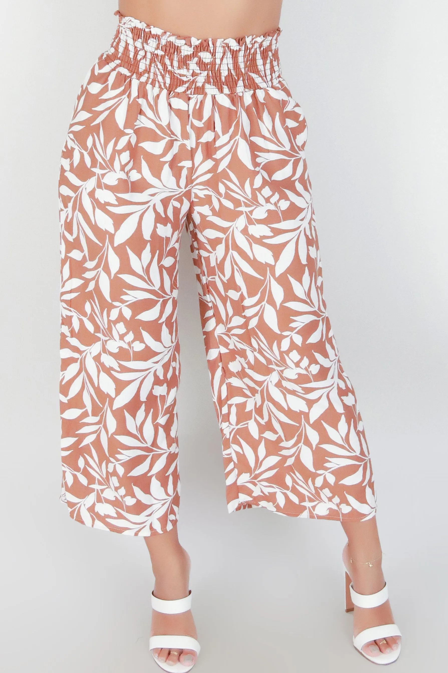PLEASE HOLD CAPRI PANTS