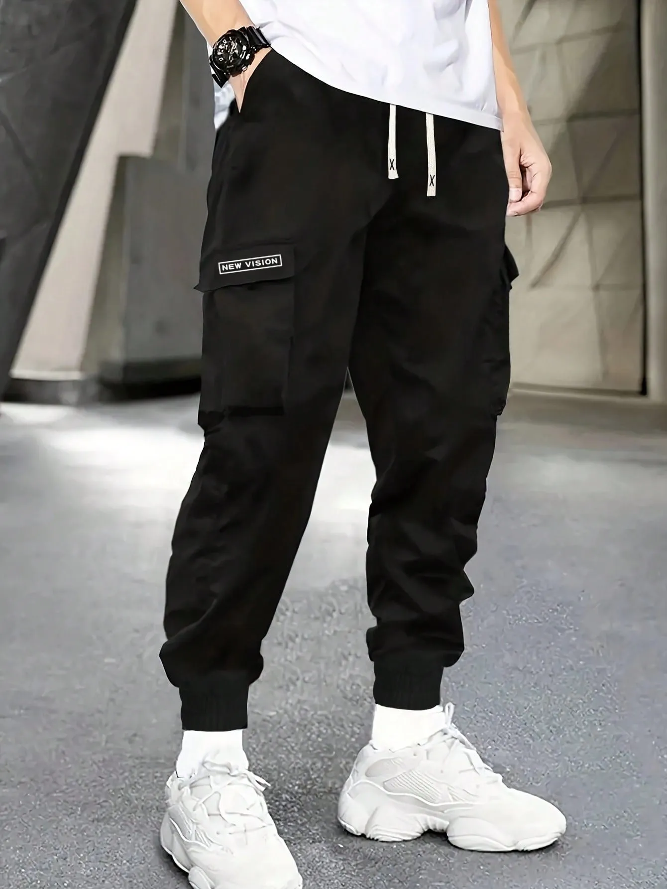 QA Fashionable Men Utility Pants, Casual And Sporty, With Simple Style, Letter Print, Drawstring Elastic Waist, Multiple Pockets, Comfortable, Versatile, Tapered Leg And Sweatpants