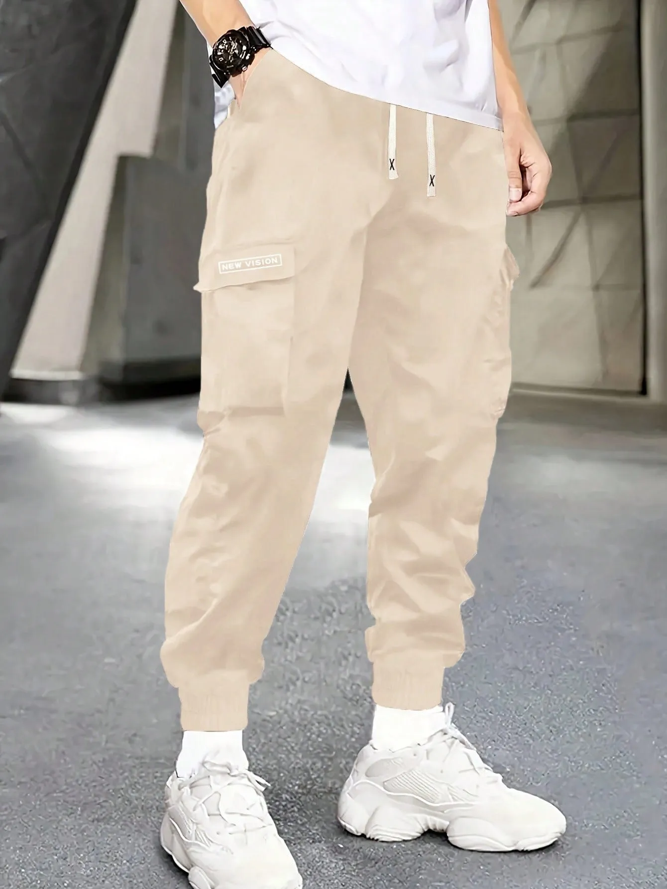 QA Fashionable Men Utility Pants, Casual And Sporty, With Simple Style, Letter Print, Drawstring Elastic Waist, Multiple Pockets, Comfortable, Versatile, Tapered Leg And Sweatpants
