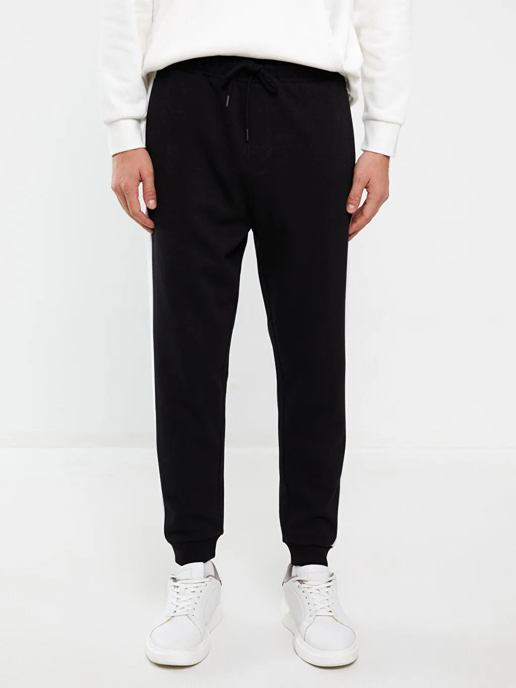 Standard Fit Men Jogger Sweatpants