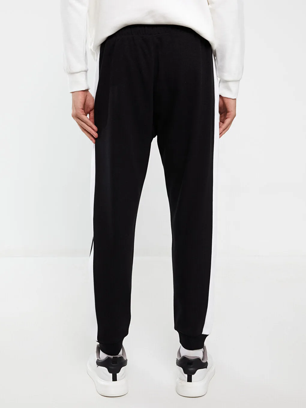 Standard Fit Men Jogger Sweatpants