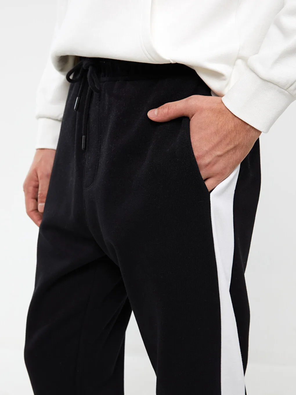 Standard Fit Men Jogger Sweatpants