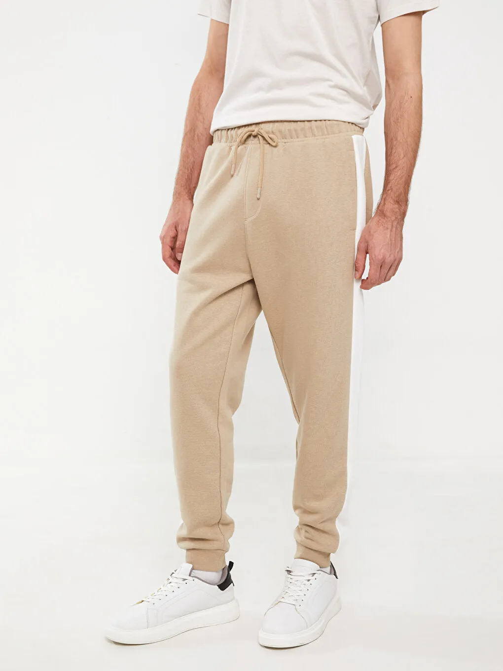 Standard Fit Men Jogger Sweatpants