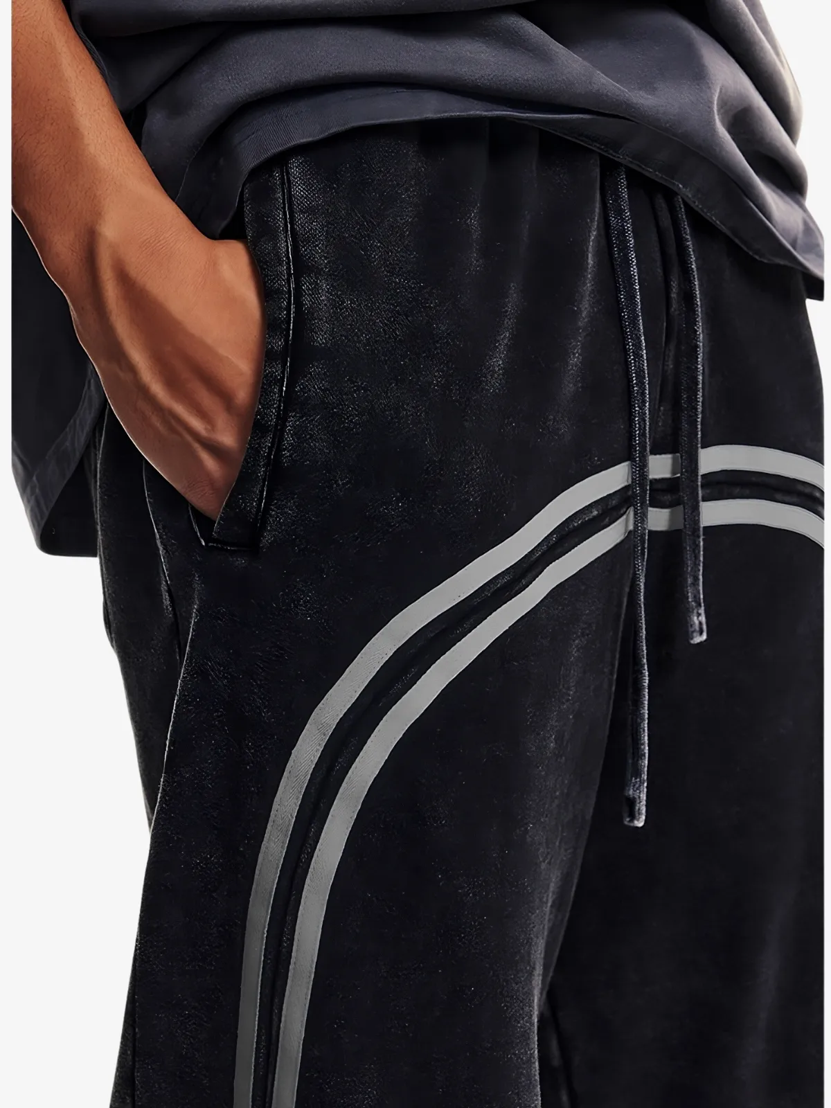 STRIPED STREET FASHIONED SWEATPANTS
