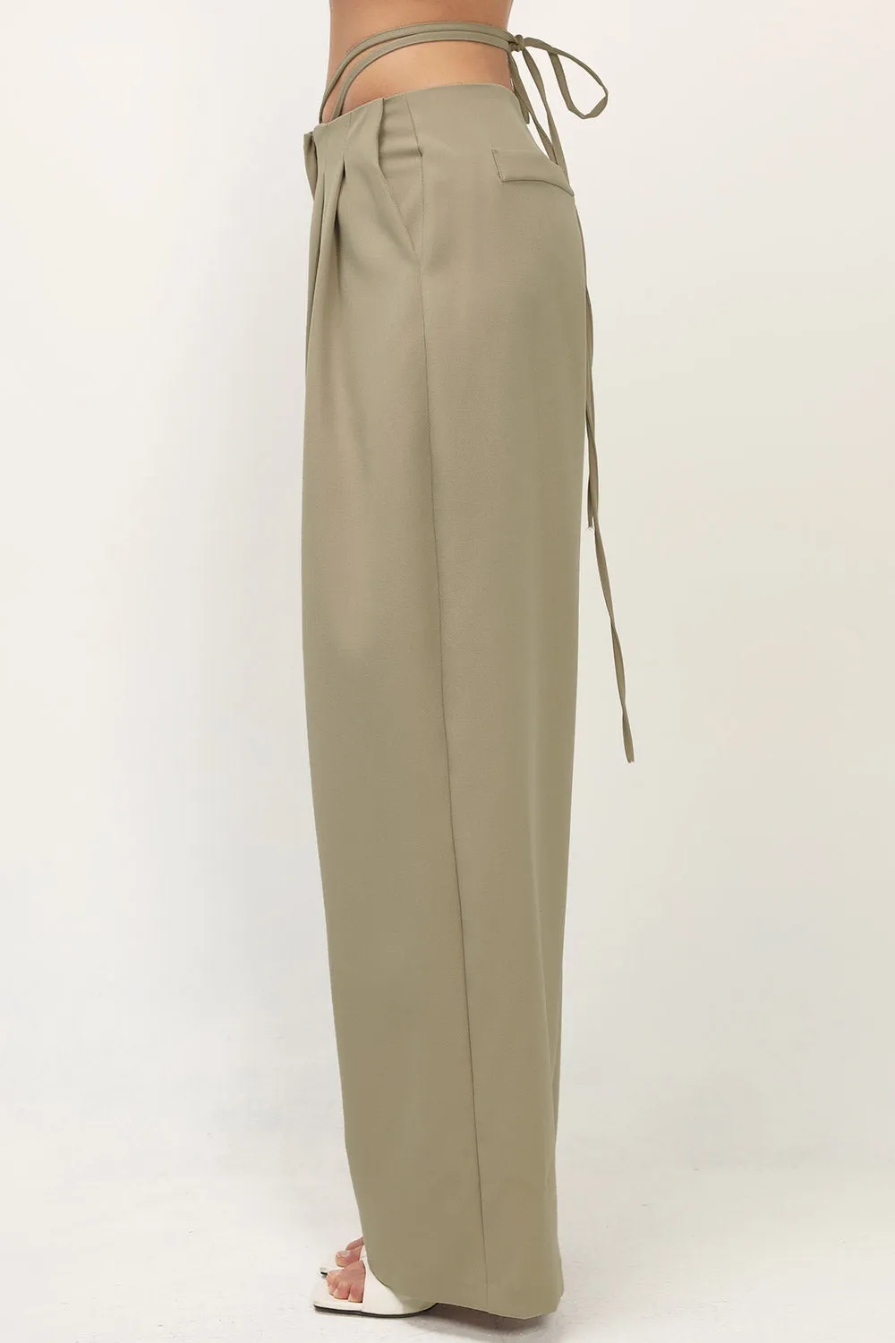 Talia Wide Leg Pintuck Pants