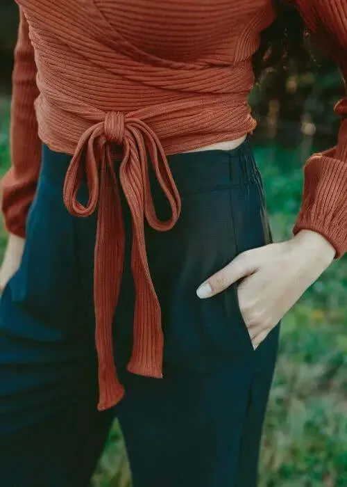 The Lost Tencel Pant Navy by Tasi Travels