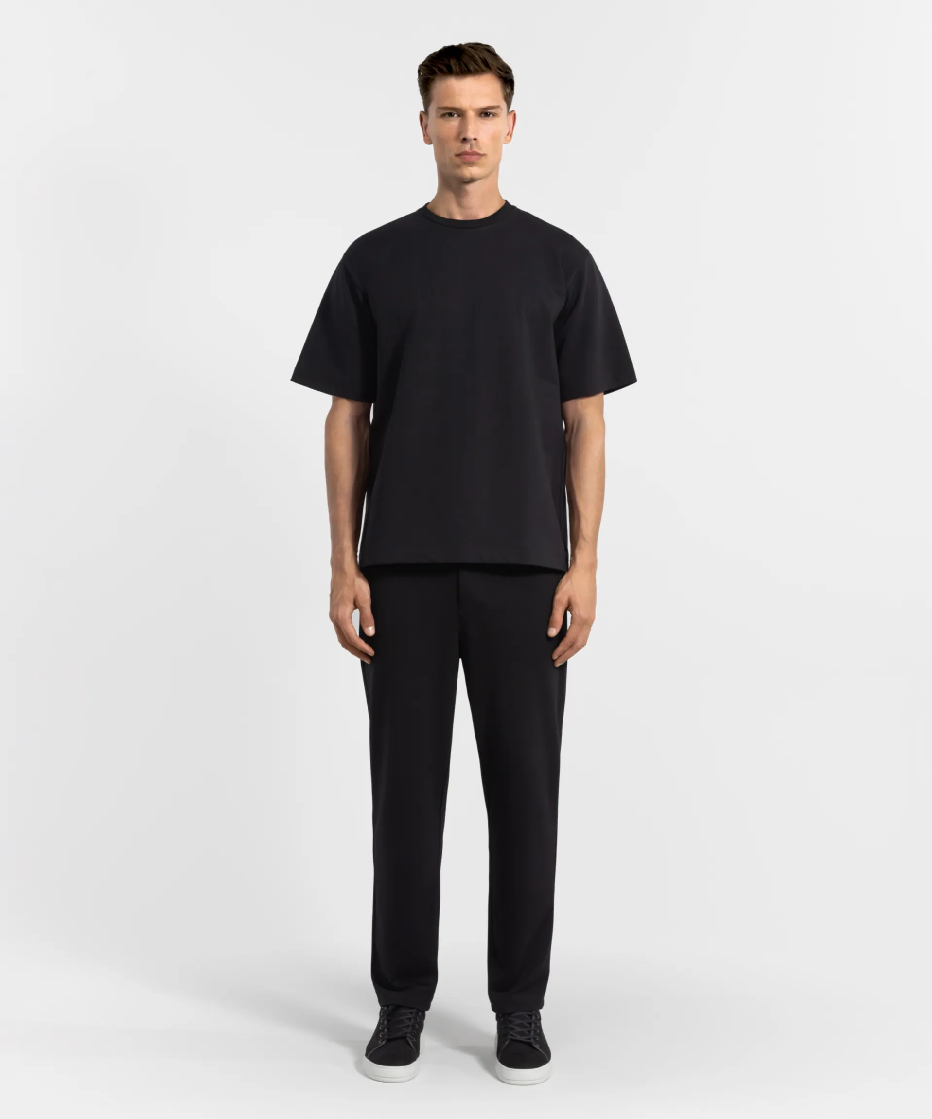 TP 01 Essence Straight Black