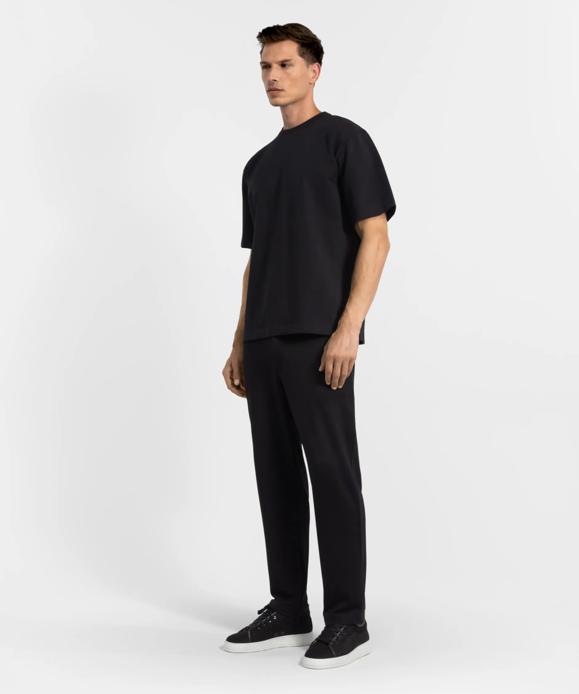 TP 01 Essence Straight Black