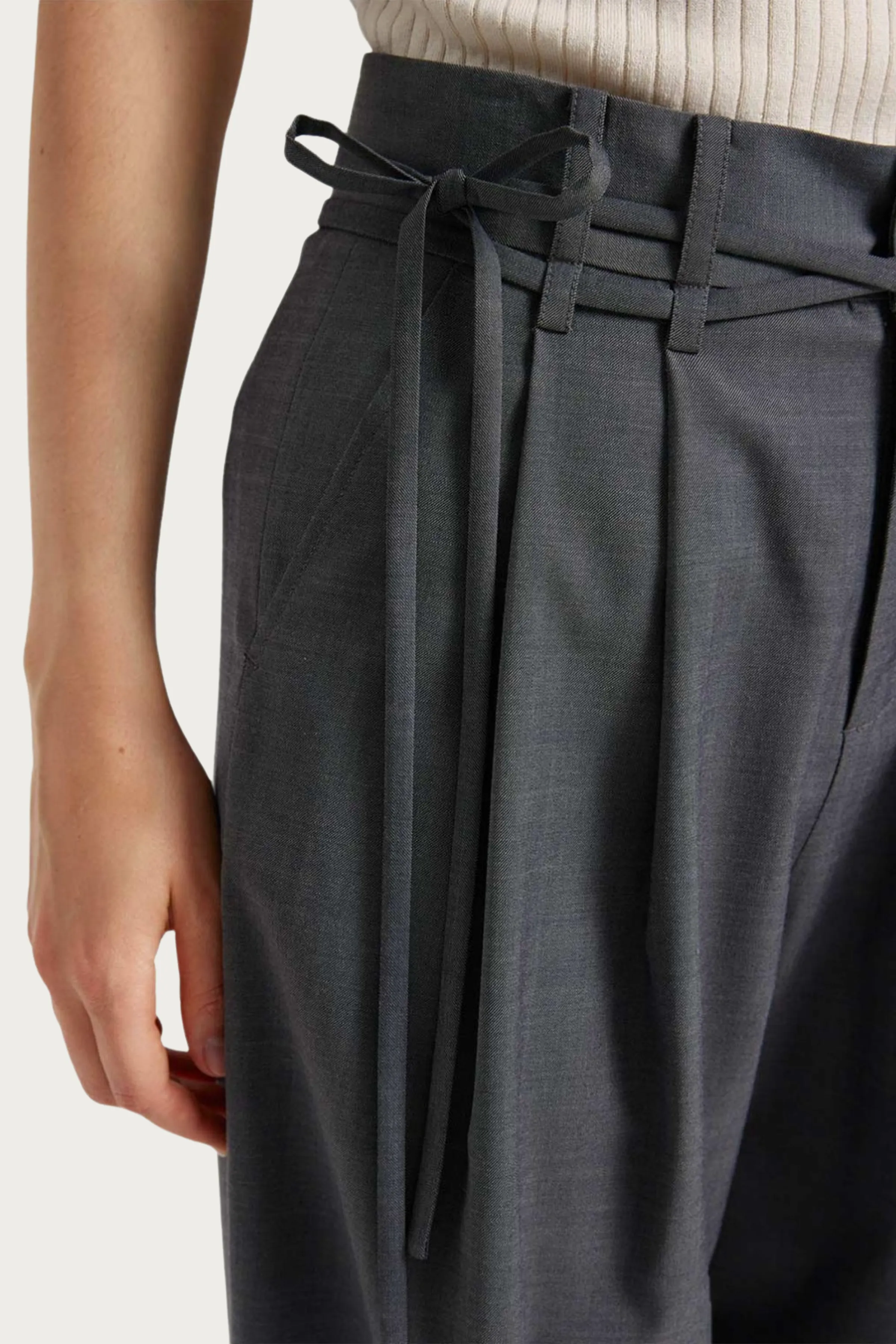 WIDE-LEG BELTED WOOL-BLEND TROUSERS