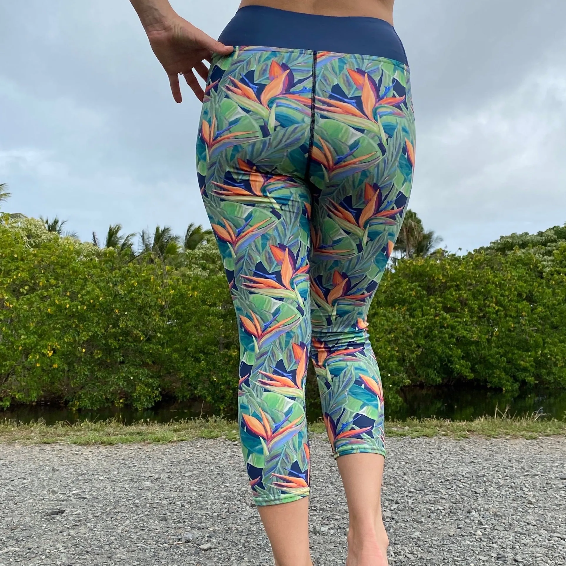 Women's Yoga Capri Pants: Tropical Birds of Paradise