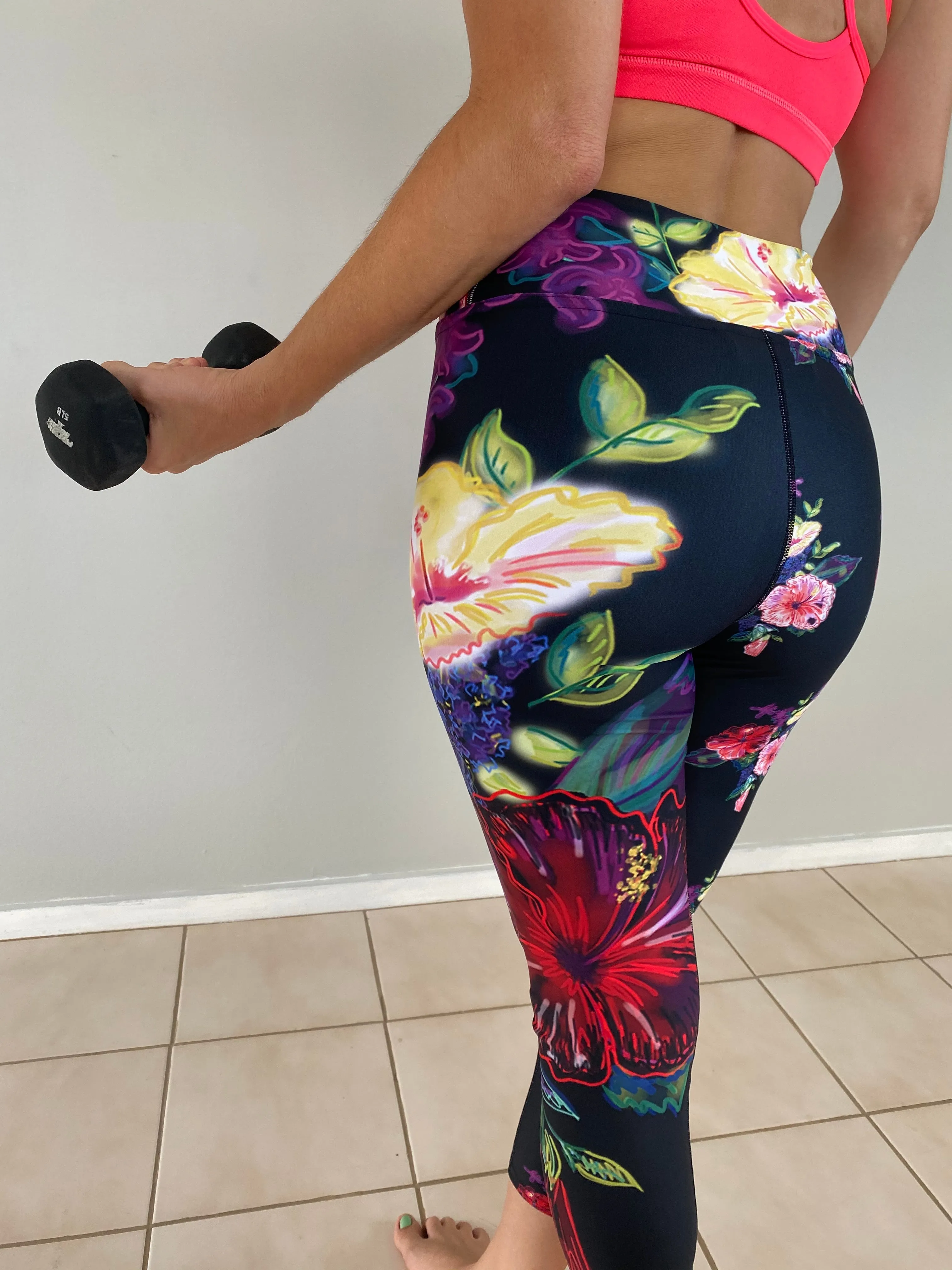 Women's Yoga Capri Pants: Tropical Flower Bouquet in Black