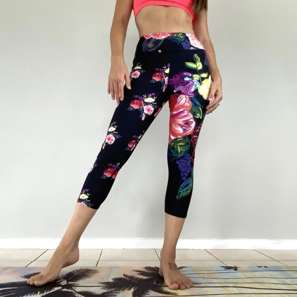 Women's Yoga Capri Pants: Tropical Flower Bouquet in Black